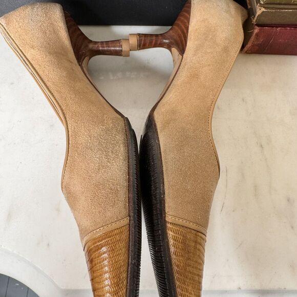Chanel Beige Suede Heels Mixed Media Exotic Lizard Pointed Cap Toe Size 37.5 - Picture 6 of 11